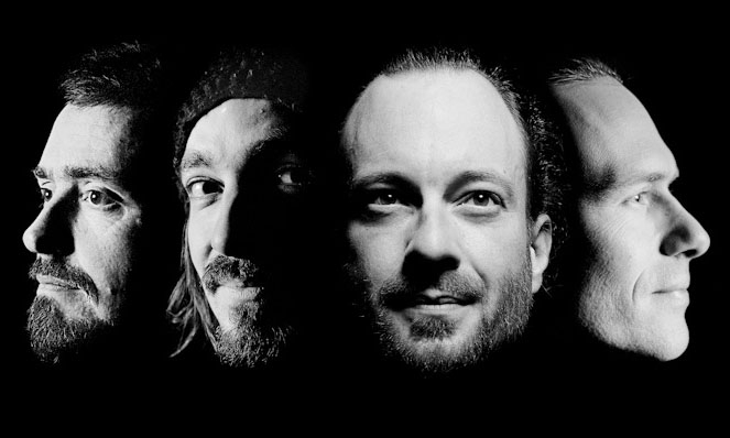 3_FLATS_Band-live_tt