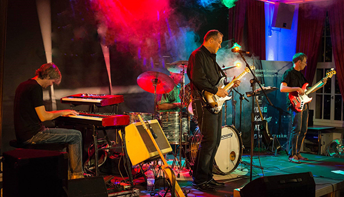 3289_Pat-Blueschargers3_tt