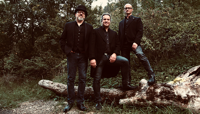 Band_nov22_TT