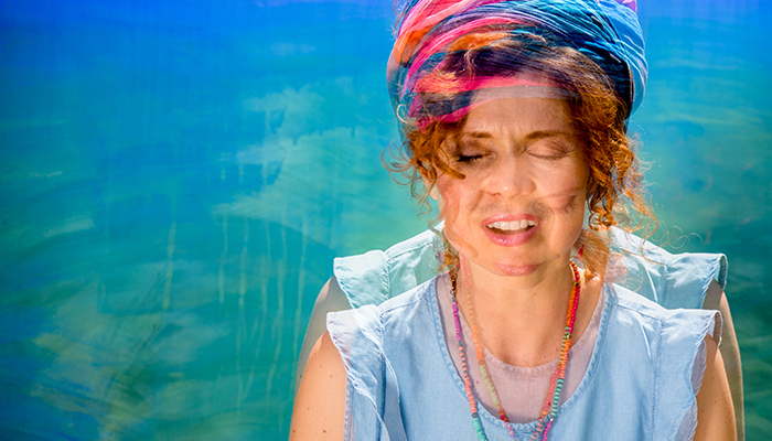 Diamonds_alternative_photo_tt